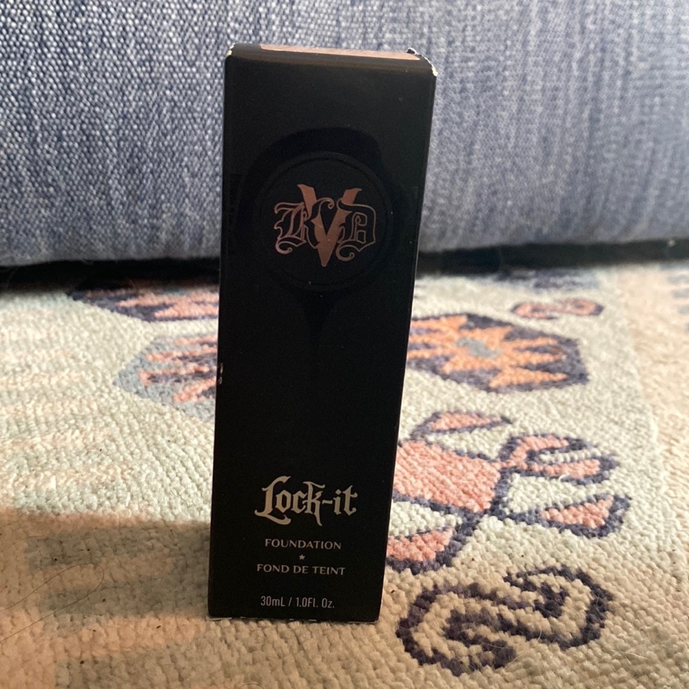 Kat Von D Lock-It Foundation. Medium 58 Neutral